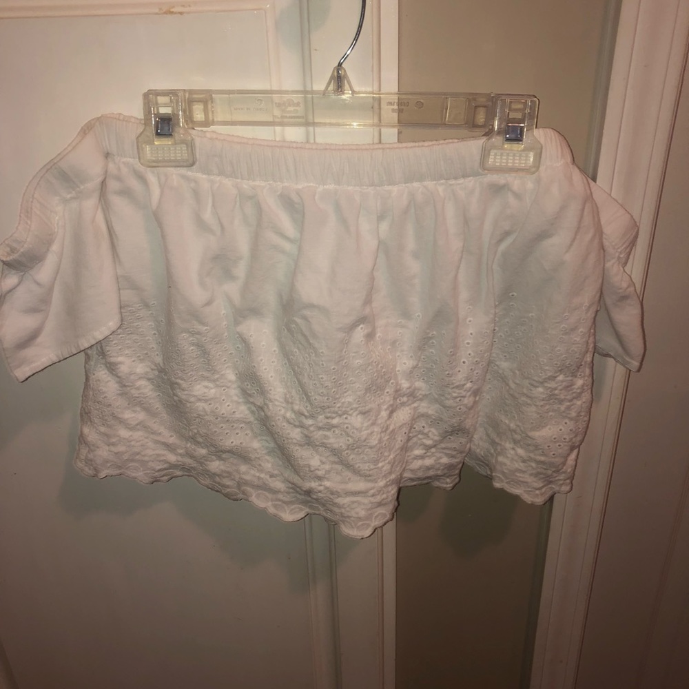 🛍 White Open-Shoulder Crop Top 🤍